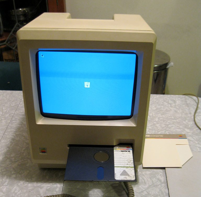 1984ko Mac-ak 5 hazbeteko diskettera izan balu... 7 - teknopata.eus