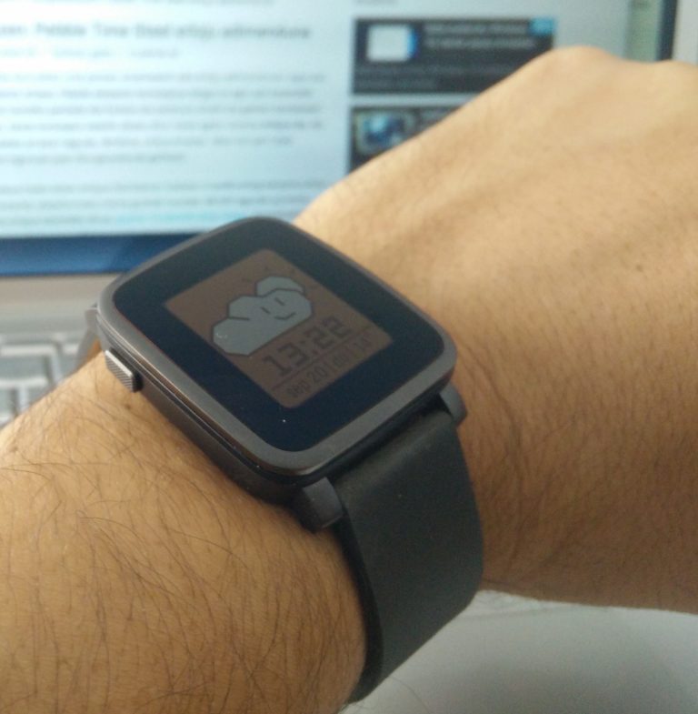 Despaketatzen: Pebble Time Steel erloju adimenduna 7 - teknopata.eus